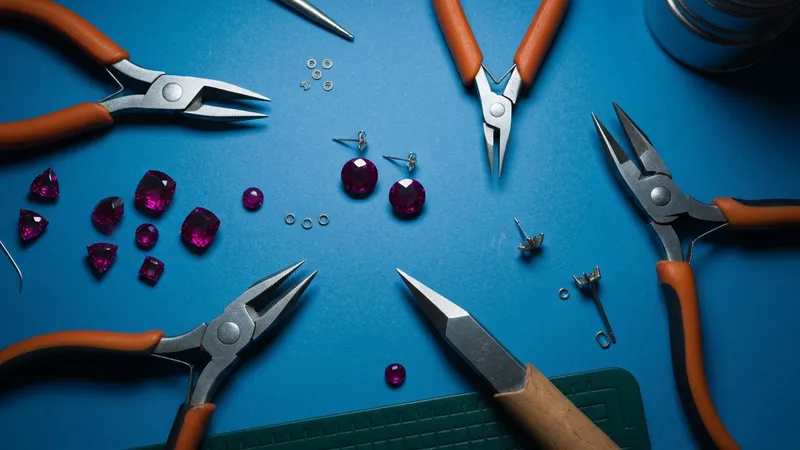 Comment faire des boucles d'oreilles en pierre : guide débutant